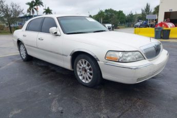 1LNHM81W97Y639882 | 2007 Lincoln town car signature