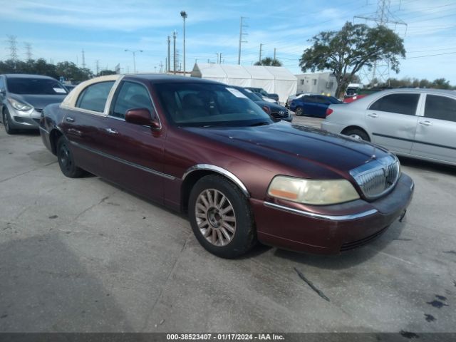 1LNHM81WX4Y616316 | 2004 Lincoln town car signature