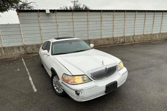 1LNHM82W13Y666759 | 2003 Lincoln town car signature