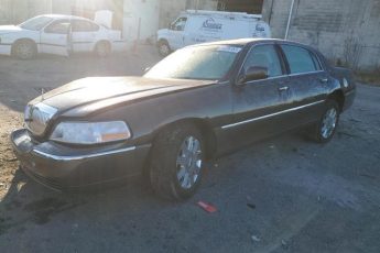 1LNHM82W25Y632803 | 2005 Lincoln town car signature limited