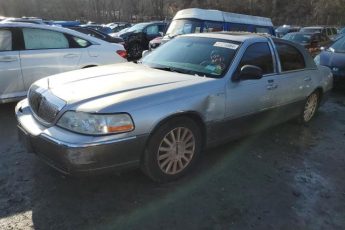 1LNHM82W33Y681442 | 2003 Lincoln town car signature