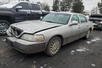 1LNHM82W63Y602524 | 2003 Lincoln town car signature