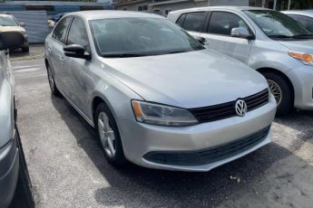 3VW2K7AJ2EM305049 | 2014 Volkswagen jetta base