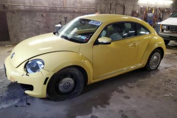 3VWJP7AT7DM687365 | 2013 Volkswagen beetle