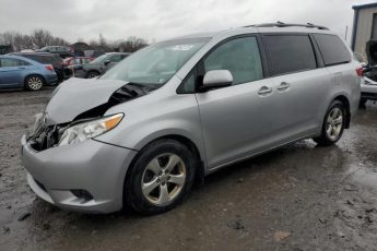 5TDKK3DC3GS735832 | 2016 Toyota sienna le