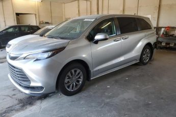 5TDKRKEC9MS052579 | 2021 Toyota sienna le