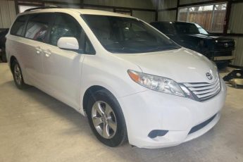 5TDKZ3DC1HS840365 | 2017 Toyota sienna le