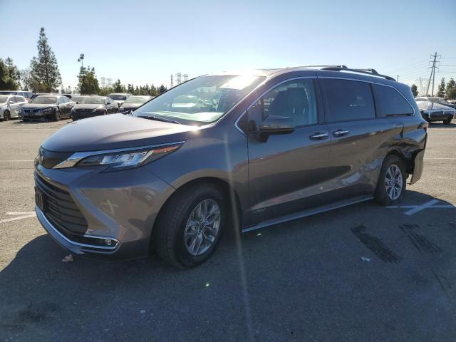 5TDYRKEC5MS071642 | 2021 Toyota sienna xle