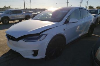 5YJXCBE20HF050017 | 2017 TESLA MODEL X