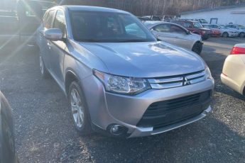 JA4AZ3A38FZ003358 | 2015 Mitsubishi outlander se