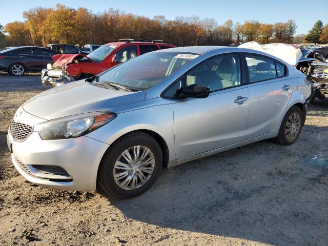 KNAFK4A65F5334905 | 2015 KIA FORTE LX