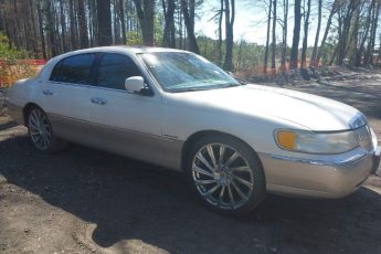 1LNHM82W81Y613005 | 2001 LINCOLN TOWN CAR