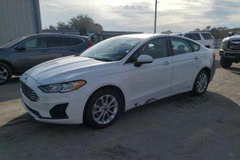 3FA6P0HD2KR128083 | 2019 FORD FUSION SE