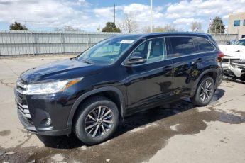 5TDJZRFH0JS557078 | 2018 Toyota highlander se