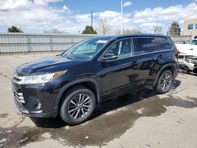 5TDJZRFH0JS557078 | 2018 Toyota highlander se