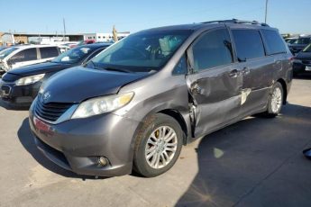 5TDYK3DC5DS325670 | 2013 Toyota sienna xle