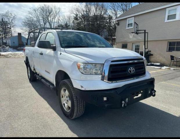 5TFUM5F18BX022809 | 2011 Toyota tundra double cab sr5