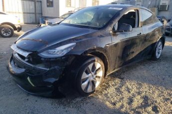 7SAYGAEE9PF610115 | 2023 TESLA MODEL Y