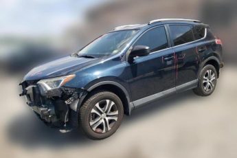 2T3BFREV1JW760256 | 2018 Toyota rav4 le