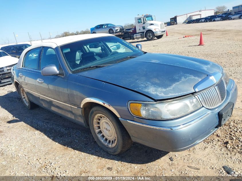 1LNHM81W4XY635965 | 1999 LINCOLN TOWN CAR