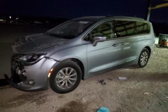 2C4RC1BG0HR747209 | 2017 CHRYSLER PACIFICA T