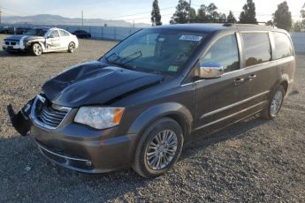 2C4RC1CG0FR520596 | 2015 CHRYSLER TOWN and COU