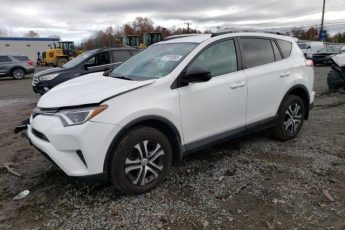 2T3BFREV9JW770355 | 2018 TOYOTA RAV4 LE