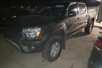 3TMLU4EN0FM165419 | 2015 TOYOTA TACOMA DOU