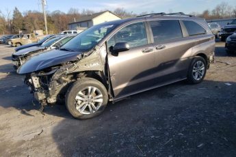 5TDJRKEC2NS105779 | 2022 TOYOTA SIENNA XLE