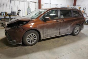 5TDJSKFC2MS035704 | 2021 TOYOTA SIENNA XLE