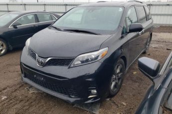 5TDXZ3DC7JS947545 | 2018 TOYOTA SIENNA SE