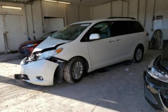 5TDYK3DC1FS552812 | 2015 TOYOTA SIENNA XLE