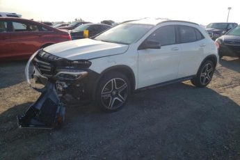 WDCTG4GB2GJ223064 | 2016 MERCEDES-BENZ GLA 250 4M